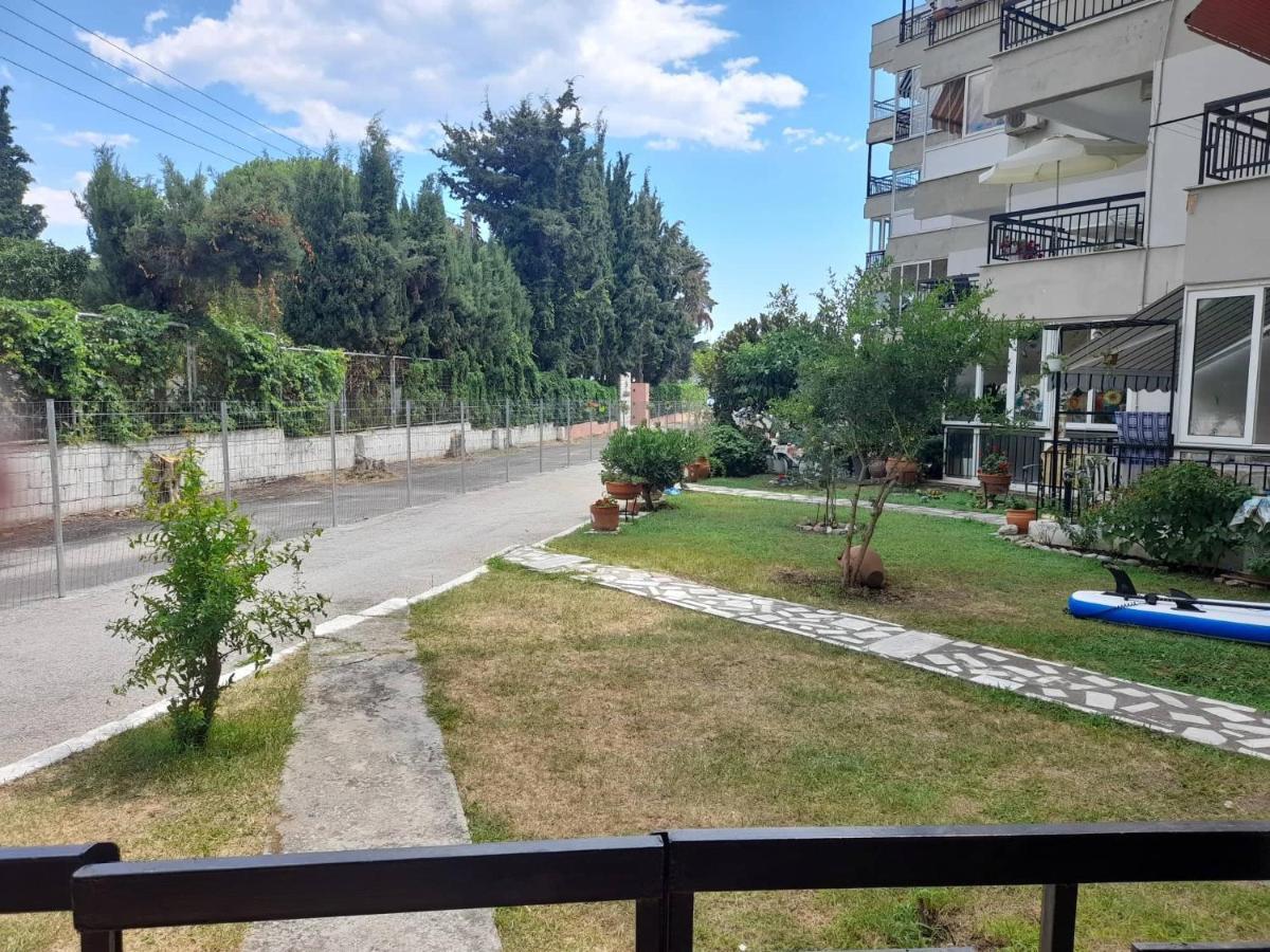 Nia'S Apartment By The Sea Nea Iraklitsa Exterior photo